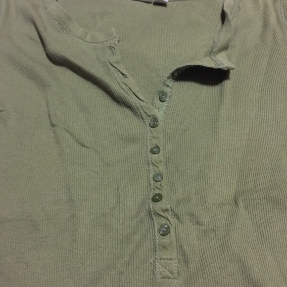 Button down top - Picture 2 of 3